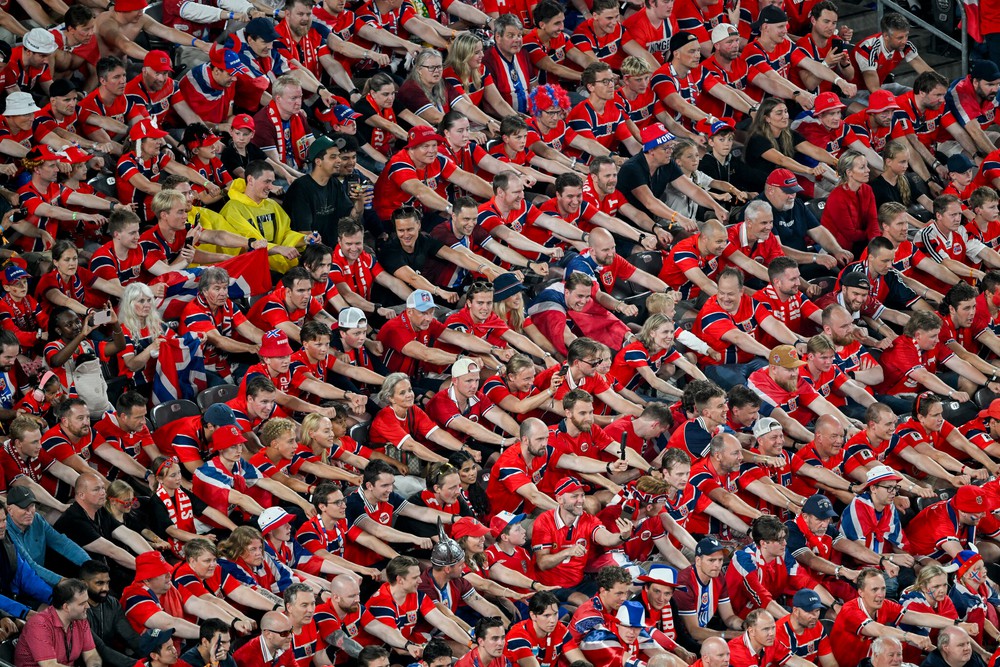 Kí sự World Cup: “Giờ đây, chúng ta sẽ chèo thuyền đến New Jersey” - Ảnh 1. Kí sự World Cup: “Giờ đây, chúng ta sẽ chèo thuyền đến New Jersey” - Ảnh 1.