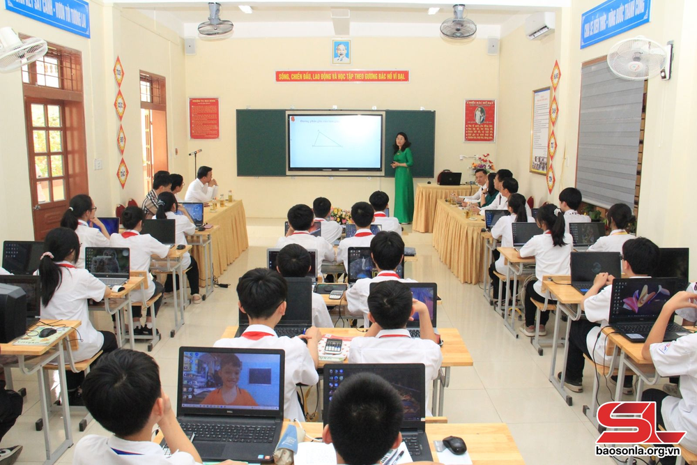 Thế hệ giáo viên AI đầu tiên của Việt Nam đang hình thành - Ảnh 1. Thế hệ giáo viên AI đầu tiên của Việt Nam đang hình thành - Ảnh 1.