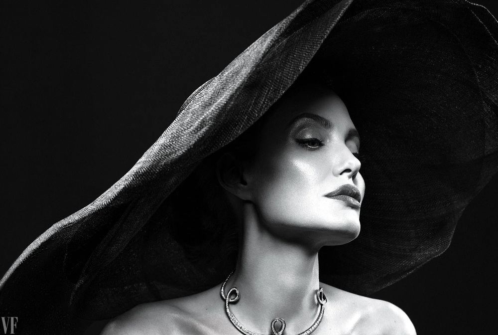 Angelina Jolie biến nỗi đau thành nghệ thuật trong "Couture" - Ảnh 3.