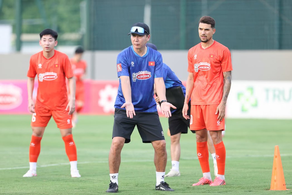 Tin nóng bóng đá Việt hôm nay 2/7: Đội tuyển Việt Nam sang Hàn Quốc tập huấn; CLB TPHCM dự AFC Champions League nữ - Ảnh 1. Tin nóng bóng đá Việt hôm nay 2/7: Đội tuyển Việt Nam sang Hàn Quốc tập huấn; CLB TPHCM dự AFC Champions League nữ - Ảnh 1.