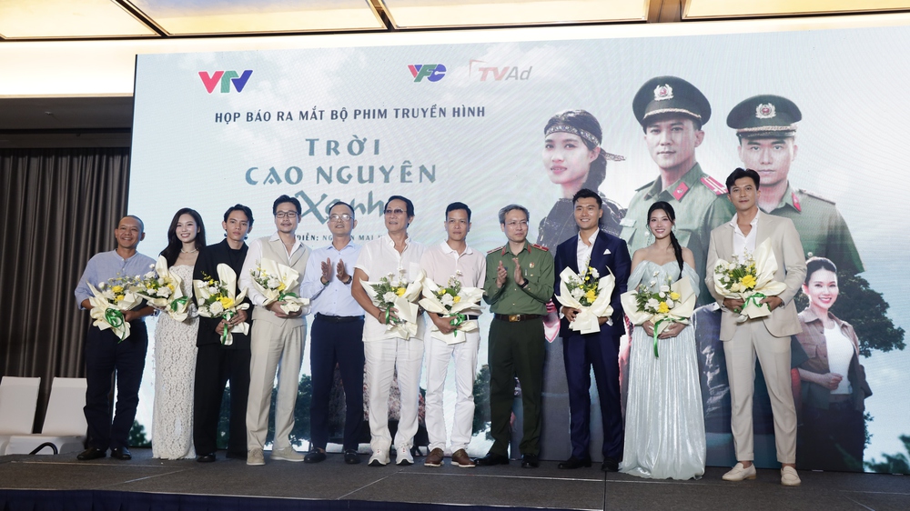 Phim về cuộc chiến giữ bình yên giữa đại ngàn Tây Nguyên sắp lên sóng VTV1 - Ảnh 3. Phim về cuộc chiến giữ bình yên giữa đại ngàn Tây Nguyên sắp lên sóng VTV1 - Ảnh 3.