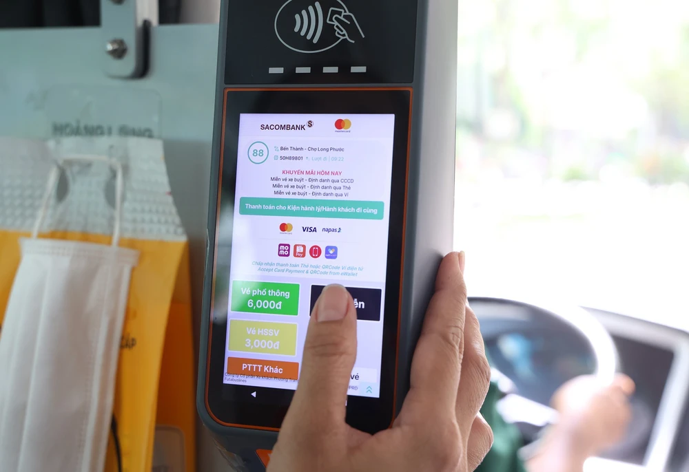 Ngày đầu miễn vé xe buýt tại TP. Hồ Chí Minh - Ảnh 6.