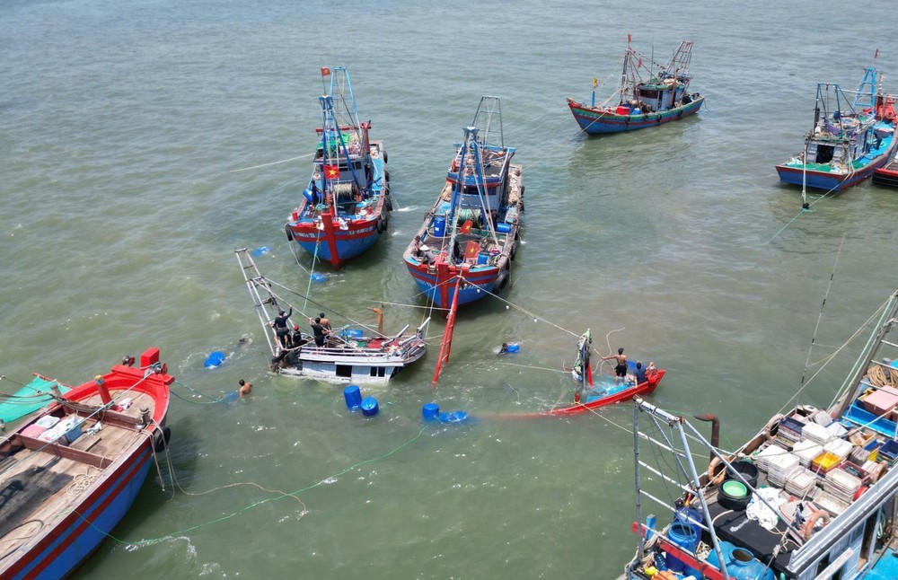 Từ Quảng Ninh đến Khánh Hòa chủ động ứng phó với áp thấp nhiệt đới - Ảnh 1. Từ Quảng Ninh đến Khánh Hòa chủ động ứng phó với áp thấp nhiệt đới - Ảnh 1.