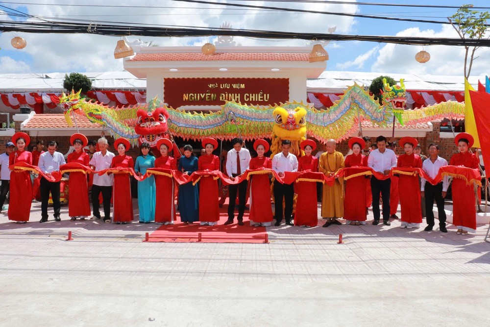 Khánh thành Nhà lưu niệm Danh nhân văn hóa Nguyễn Đình Chiểu - Ảnh 2. Khánh thành Nhà lưu niệm Danh nhân văn hóa Nguyễn Đình Chiểu - Ảnh 2.