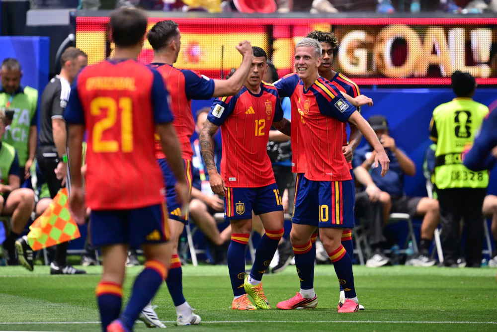 Tây Ban Nha hạ Bỉ nghẹt thở, gà son Mikel Merino đưa La Roja vào bán kết - Ảnh 1. Tây Ban Nha hạ Bỉ nghẹt thở, gà son Mikel Merino đưa La Roja vào bán kết - Ảnh 1.
