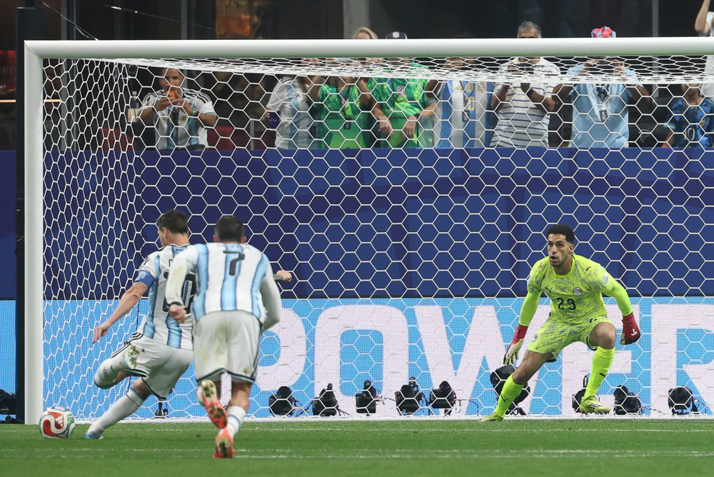 Ai thay Messi đá phạt đền? - Ảnh 1. Ai thay Messi đá phạt đền? - Ảnh 1.