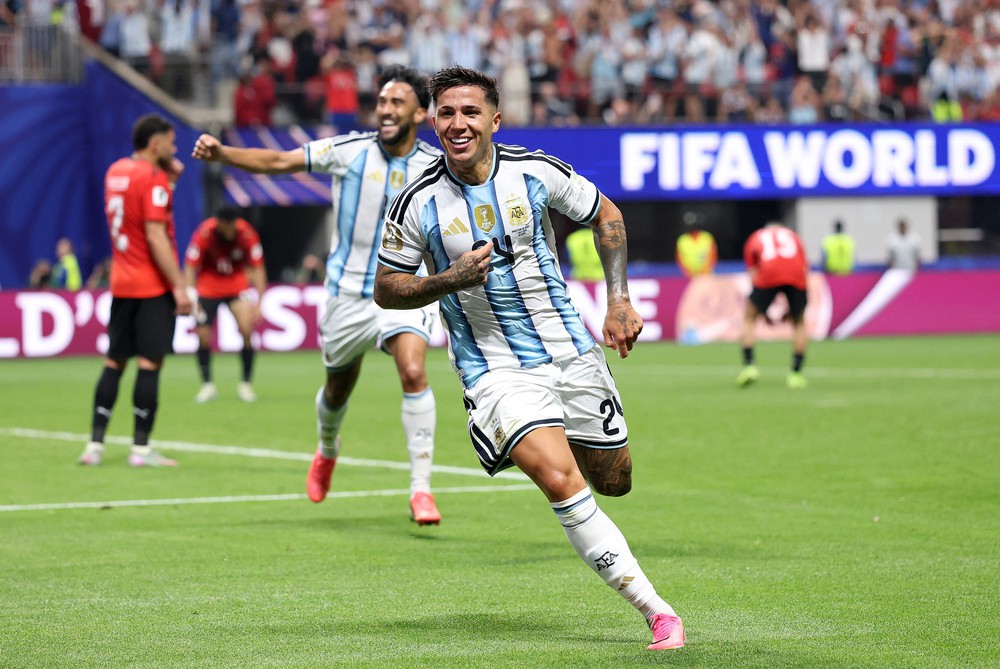 Enzo Fernandez: Tỏa sáng cùng Argentina rồi sẽ đi đâu? - Ảnh 1. Enzo Fernandez: Tỏa sáng cùng Argentina rồi sẽ đi đâu? - Ảnh 1.