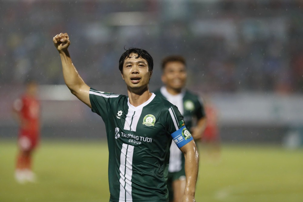 Công Phượng trở lại V-League: Cú hích cho giải đấu và Đồng Nai muốn là “ngựa ô” - Ảnh 1. Công Phượng trở lại V-League: Cú hích cho giải đấu và Đồng Nai muốn là “ngựa ô” - Ảnh 1.