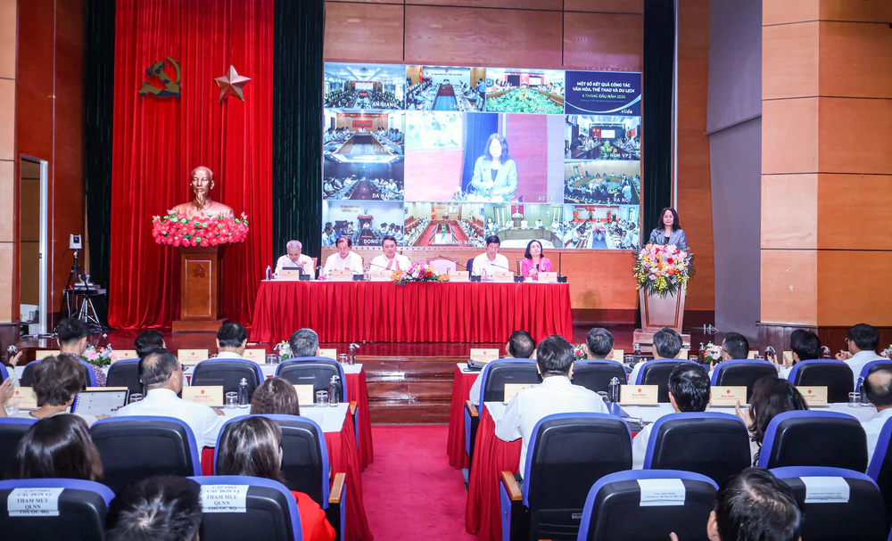 Ngành VHTTDL sơ kết 6 tháng: Thúc đẩy phát triển công nghiệp văn hóa đóng góp vào tăng trưởng hai con số - Ảnh 2. Ngành VHTTDL sơ kết 6 tháng: Thúc đẩy phát triển công nghiệp văn hóa đóng góp vào tăng trưởng hai con số - Ảnh 2.