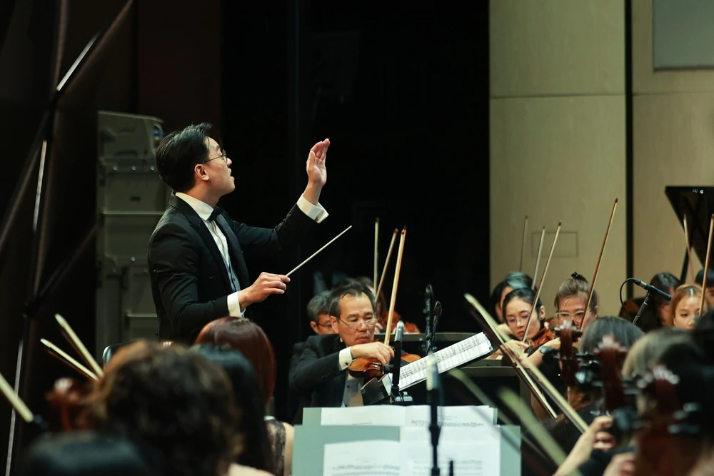 Chương trình hòa nhạc đặc biệt có sự tham gia của ba nghệ sĩ opera hàng đầu thế giới - Ảnh 3. Chương trình hòa nhạc đặc biệt có sự tham gia của ba nghệ sĩ opera hàng đầu thế giới - Ảnh 3.