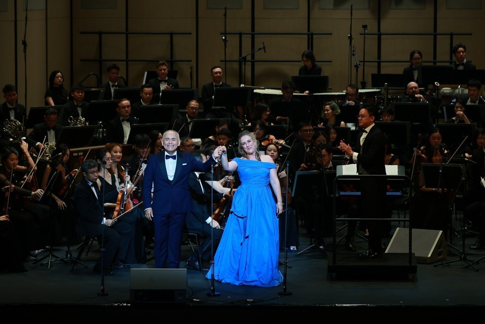 Chương trình hòa nhạc đặc biệt có sự tham gia của ba nghệ sĩ opera hàng đầu thế giới - Ảnh 2. Chương trình hòa nhạc đặc biệt có sự tham gia của ba nghệ sĩ opera hàng đầu thế giới - Ảnh 2.