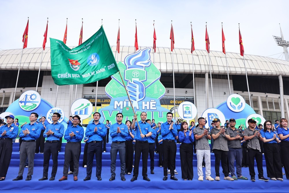 Hà Nội xuất quân Chiến dịch tình nguyện "Mùa hè xanh" 2026 - Ảnh 1. Hà Nội xuất quân Chiến dịch tình nguyện "Mùa hè xanh" 2026 - Ảnh 1.