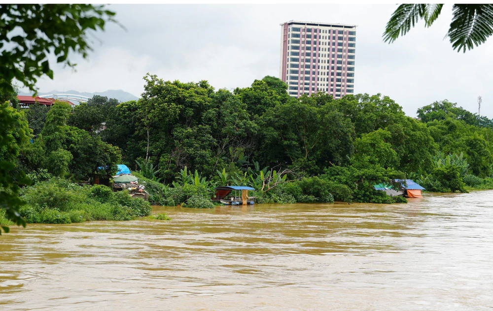 Nước sông Cầu qua Thái Nguyên lên nhanh do mưa lớn - Ảnh 3. Nước sông Cầu qua Thái Nguyên lên nhanh do mưa lớn - Ảnh 3.