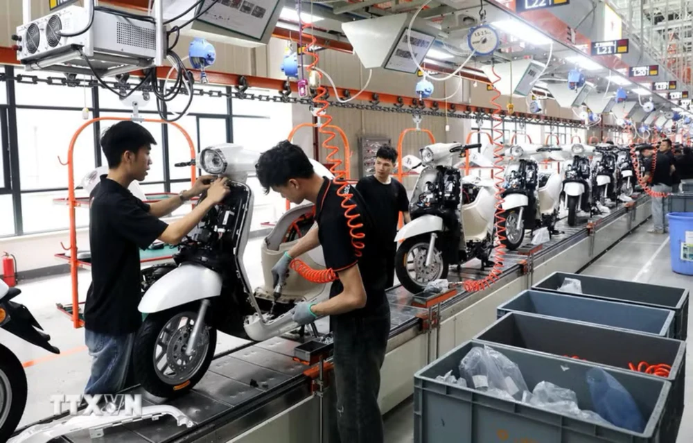 Thị trường xe máy Việt Nam cạnh tranh theo hướng đa công nghệ - Ảnh 1. Thị trường xe máy Việt Nam cạnh tranh theo hướng đa công nghệ - Ảnh 1.