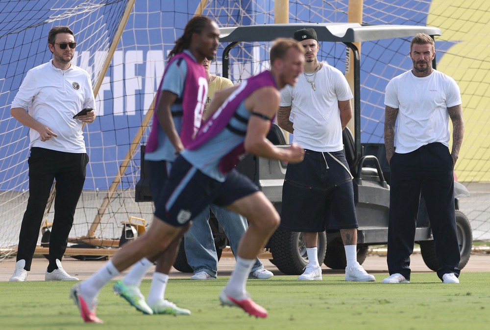 David Beckham đến tận sân tập tiếp lửa tuyển Anh trước đại chiến Na Uy tại World Cup 2026   - Ảnh 1.
