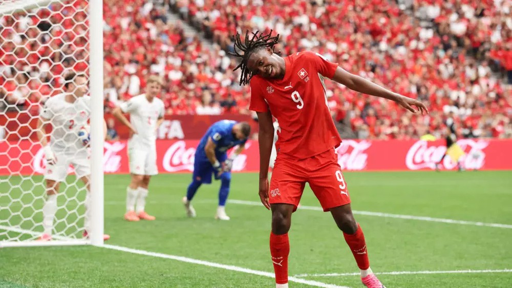 Tin nóng thể thao sáng 11/7: Ronaldo đăng ảnh vô địch EURO sau khi bị loại khỏi World Cup - Ảnh 4. Tin nóng thể thao sáng 11/7: Ronaldo đăng ảnh vô địch EURO sau khi bị loại khỏi World Cup - Ảnh 4.