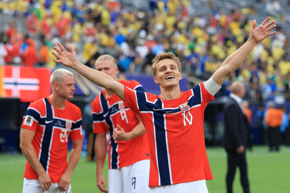 Cuộc chiến ngôi sao Na Uy vs Anh (tứ kết World Cup 2026): Odegaard đại chiến Bellingham - Ảnh 1. Cuộc chiến ngôi sao Na Uy vs Anh (tứ kết World Cup 2026): Odegaard đại chiến Bellingham - Ảnh 1.