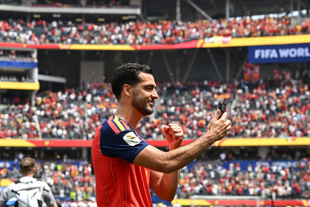 Mikel Merino biết tuốt - Ảnh 1. Mikel Merino biết tuốt - Ảnh 1.