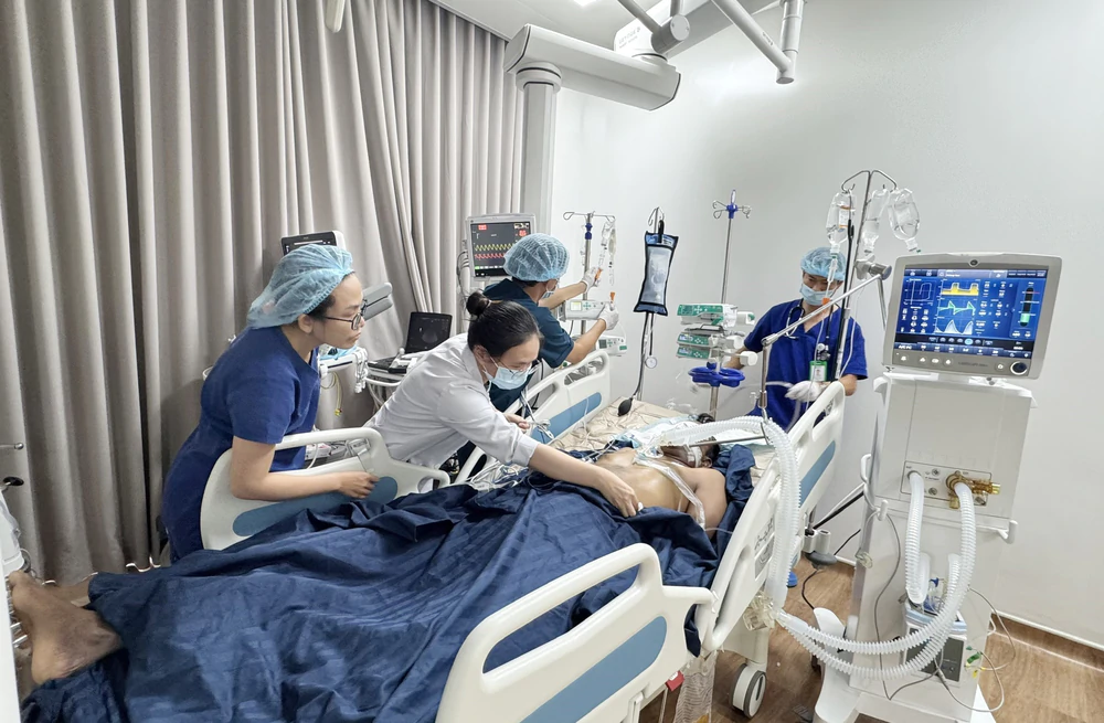 Bộ Ngoại giao khẩn trương hỗ trợ khắc phục hậu quả vụ tai nạn lật ca nô ở Phú Quốc - Ảnh 1.
