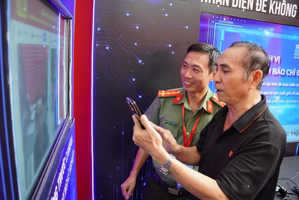Đổi mới tư duy, lan tỏa nhận thức, tạo lá chắn từ xa, từ sớm về an ninh số - Ảnh 2. Đổi mới tư duy, lan tỏa nhận thức, tạo lá chắn từ xa, từ sớm về an ninh số - Ảnh 2.