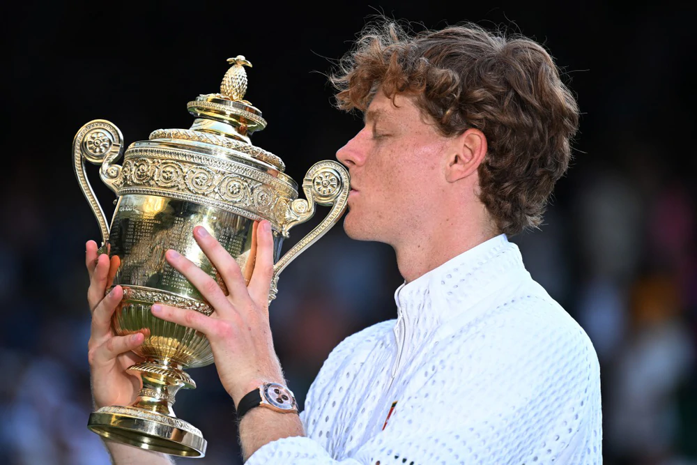 Vô địch Wimbledon 2026, Jannik Sinner nhận tiền thưởng kỷ lục - Ảnh 1.