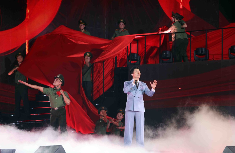 Chương trình Gala nghệ thuật đặc biệt "Tổ quốc bình yên" - Ảnh 10.