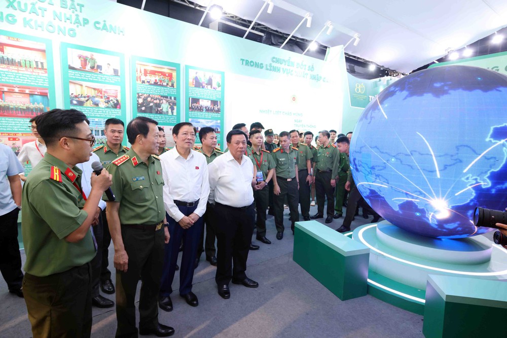 Gala "Tổ quốc bình yên" - bản trường ca nghệ thuật về lực lượng An ninh nhân dân - Ảnh 5.