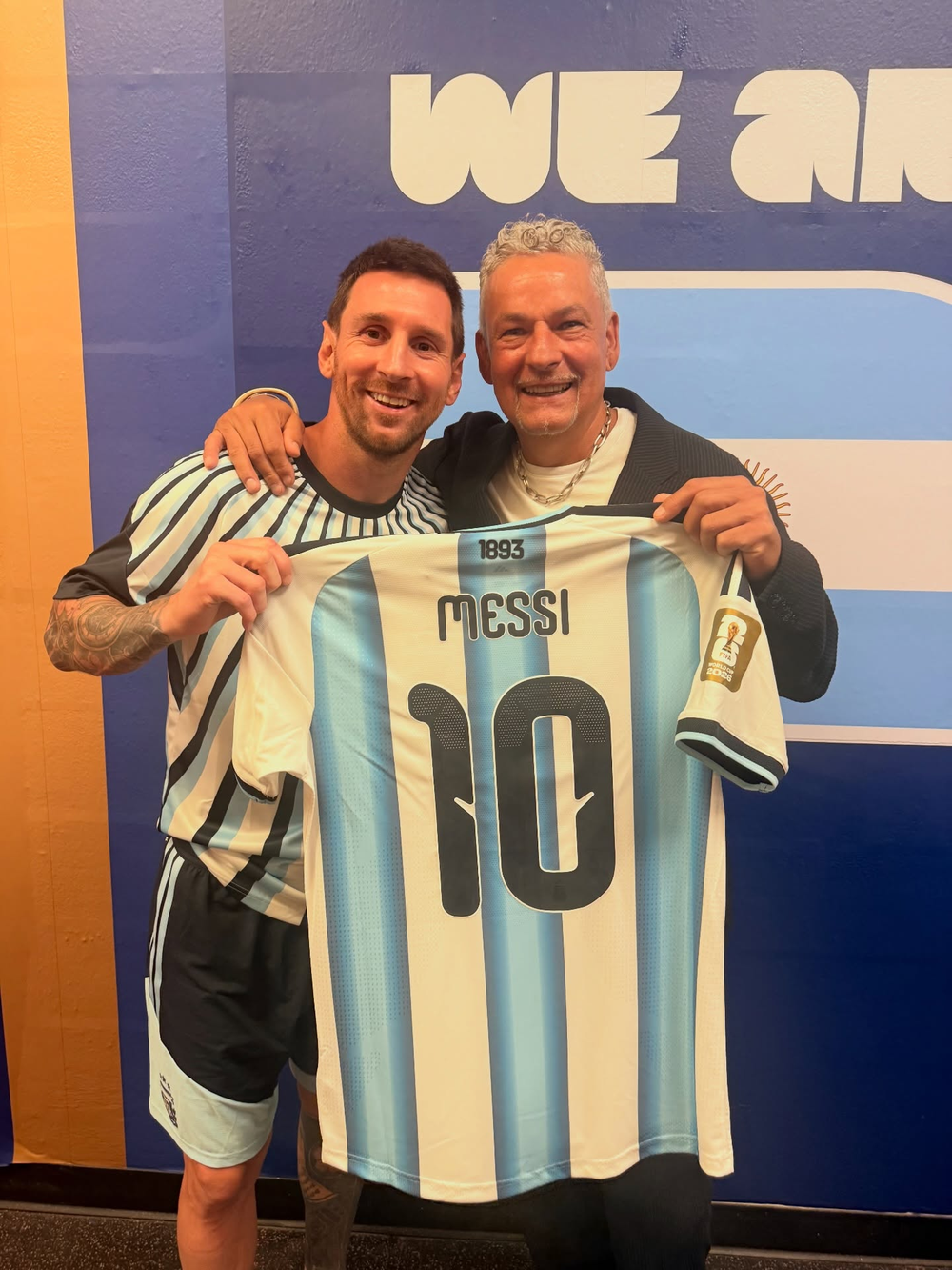 Sao ĐT Thụy Sĩ và Roberto Baggio kheo áo đấu của Messi ở World Cup 2026 - Ảnh 2.