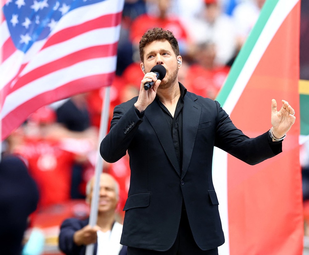 Michael Bublé - tiếng hát ấm áp của Canada tại World Cup 2026 - Ảnh 1.