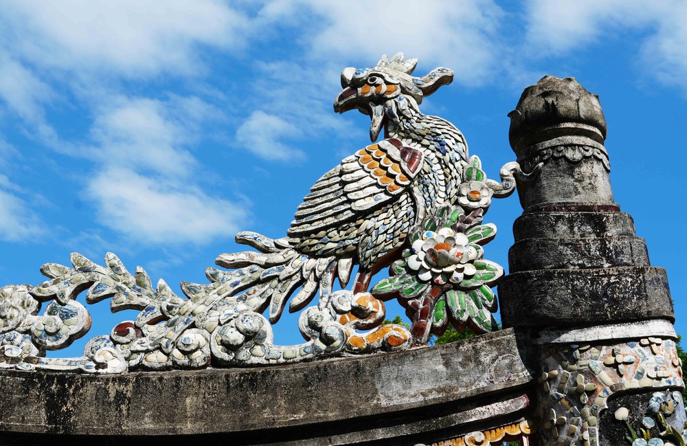 Linh vật trên di sản Huế - biểu tượng mỹ thuật cung đình triều Nguyễn - Ảnh 10. Linh vật trên di sản Huế - biểu tượng mỹ thuật cung đình triều Nguyễn - Ảnh 10.