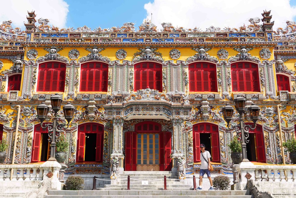 Linh vật trên di sản Huế - biểu tượng mỹ thuật cung đình triều Nguyễn - Ảnh 2. Linh vật trên di sản Huế - biểu tượng mỹ thuật cung đình triều Nguyễn - Ảnh 2.