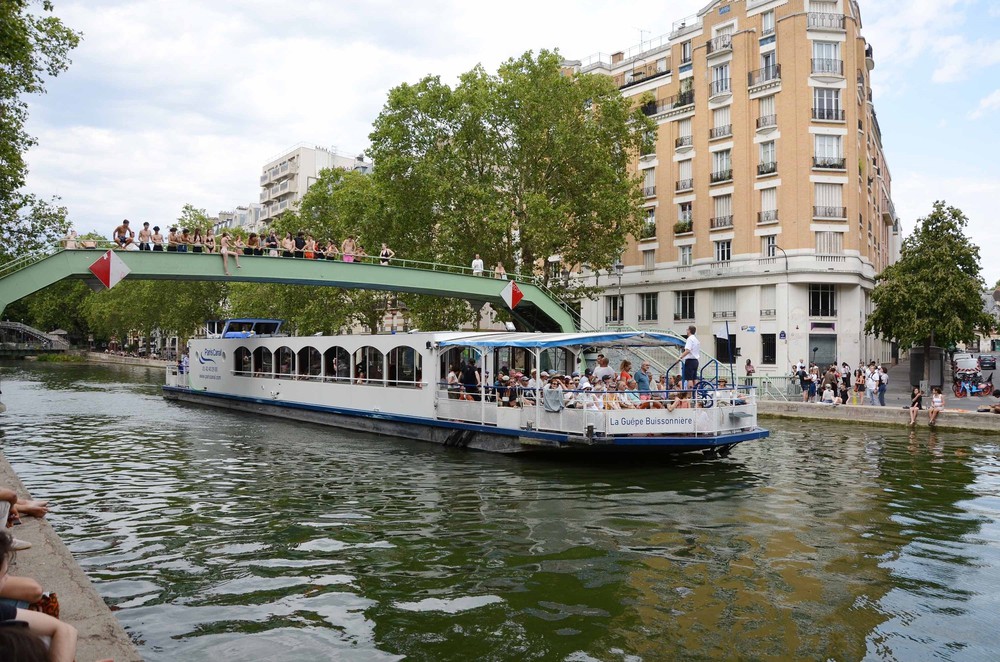 Pháp: Người dân Paris đổ xô đi tắm sông giải nhiệt giữa nắng nóng - Ảnh 1.