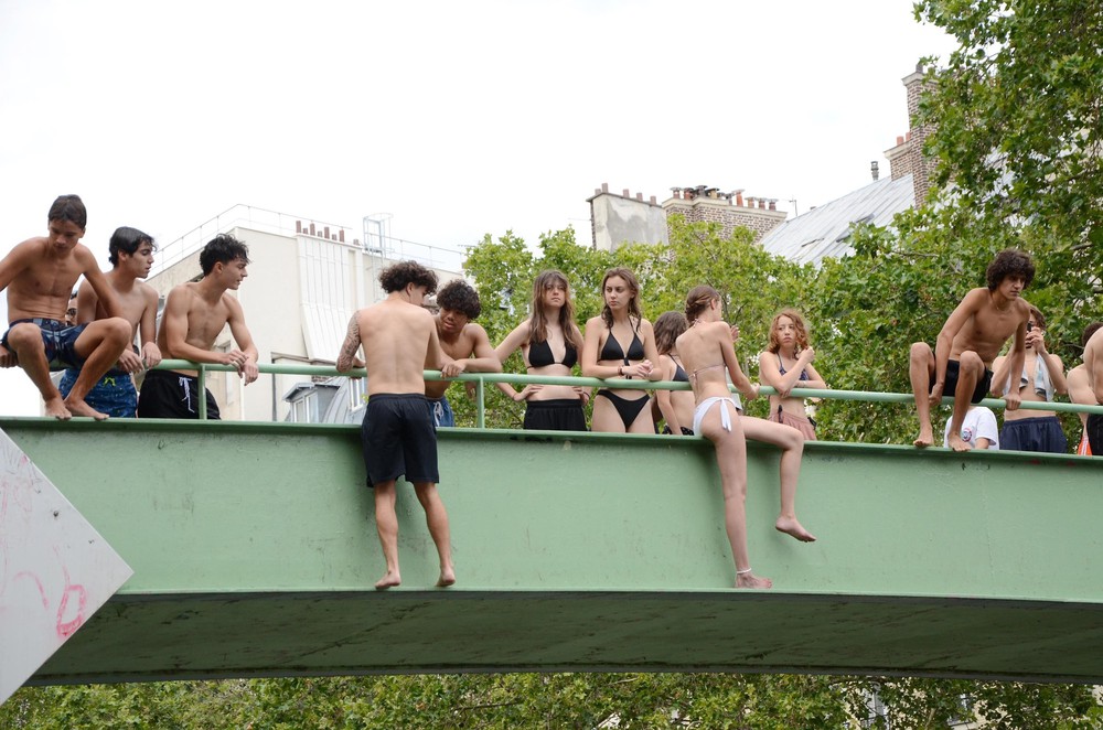 Pháp: Người dân Paris đổ xô đi tắm sông giải nhiệt giữa nắng nóng - Ảnh 4.