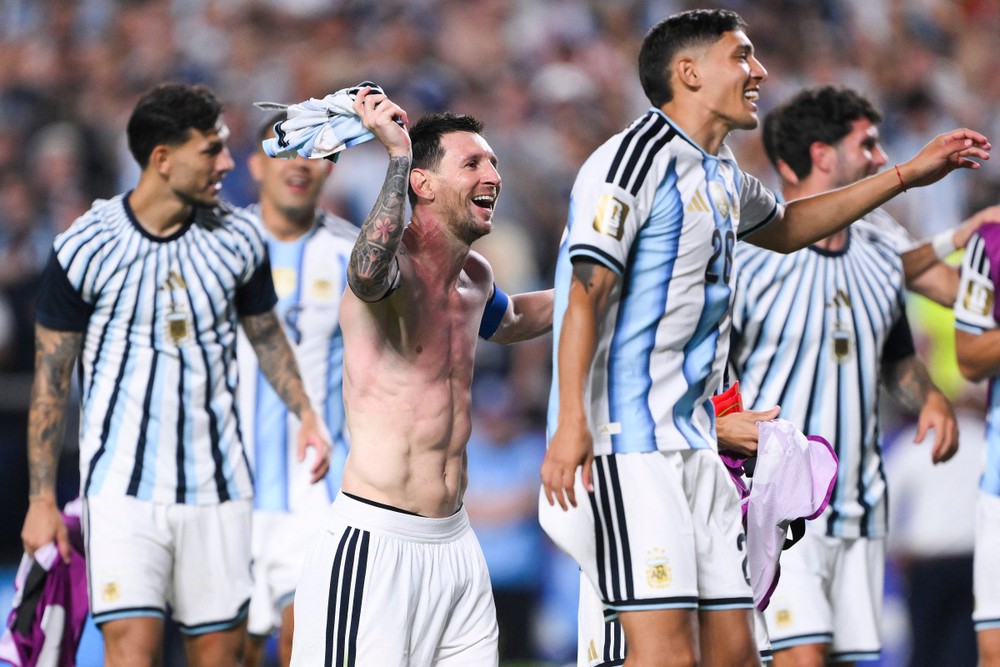 Báo chí Argentina đáp trả các cựu tuyển thủ Anh trước đại chiến bán kết World Cup: "Hãy tôn trọng trật tự quyền lực" - Ảnh 1.