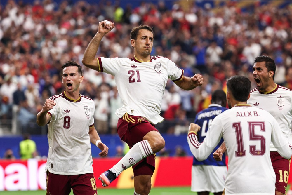 Tây Ban Nha thắng thuyết phục tuyển Pháp, hiên ngang vào chung kết World Cup 2026 - Ảnh 8. Tây Ban Nha thắng thuyết phục tuyển Pháp, hiên ngang vào chung kết World Cup 2026 - Ảnh 8.