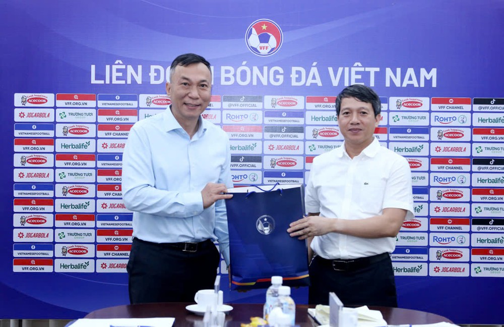 VFF và Cục Cảnh sát hình sự tăng cường phối hợp phòng, chống tiêu cực trong bóng đá - Ảnh 1.