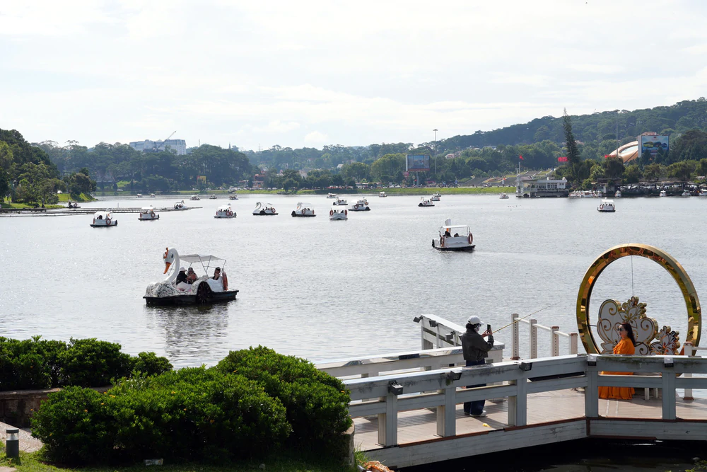 Tung loạt sản phẩm mới, kích cầu du lịch hè - Ảnh 4.