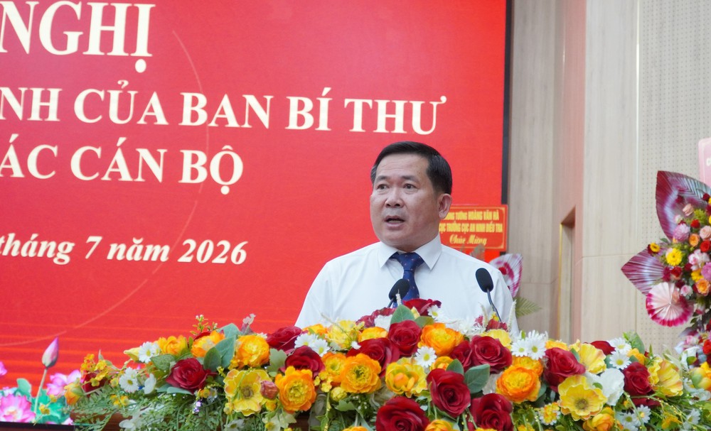 Trung tướng Đinh Văn Nơi giữ chức Phó Bí thư Tỉnh ủy An Giang, kiêm Bí thư Đảng ủy đặc khu Phú Quốc - Ảnh 4. Trung tướng Đinh Văn Nơi giữ chức Phó Bí thư Tỉnh ủy An Giang, kiêm Bí thư Đảng ủy đặc khu Phú Quốc - Ảnh 4.