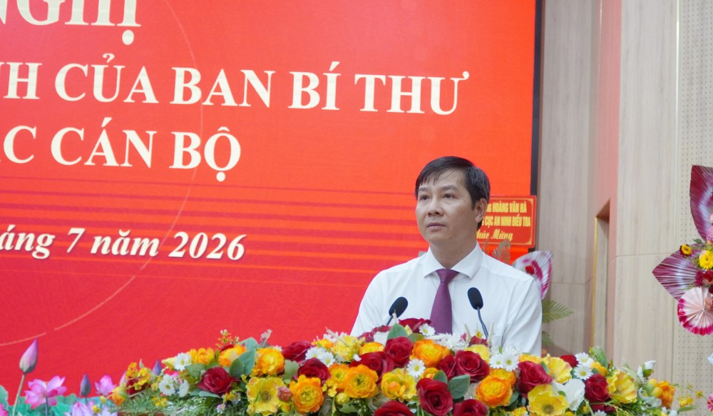 Trung tướng Đinh Văn Nơi giữ chức Phó Bí thư Tỉnh ủy An Giang, kiêm Bí thư Đảng ủy đặc khu Phú Quốc - Ảnh 3. Trung tướng Đinh Văn Nơi giữ chức Phó Bí thư Tỉnh ủy An Giang, kiêm Bí thư Đảng ủy đặc khu Phú Quốc - Ảnh 3.