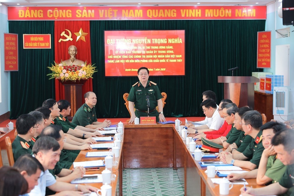Đại tướng Nguyễn Trọng Nghĩa: Tìm kiếm liệt sĩ bằng “Mệnh lệnh từ trái tim” - Ảnh 6. Đại tướng Nguyễn Trọng Nghĩa: Tìm kiếm liệt sĩ bằng “Mệnh lệnh từ trái tim” - Ảnh 6.