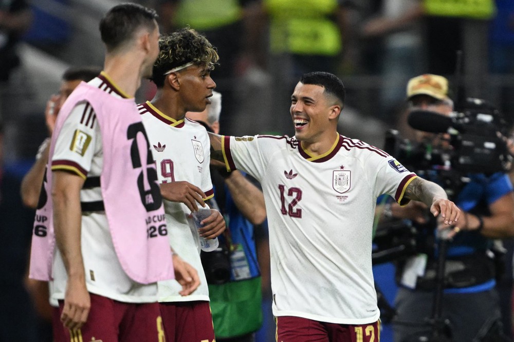 World Cup 2026 24h: Tây Ban Nha đứng trước cơ hội lập kỷ lục bất bại, FIFA sẽ xử lý các phát ngôn chỉ trích trọng tài  - Ảnh 1.