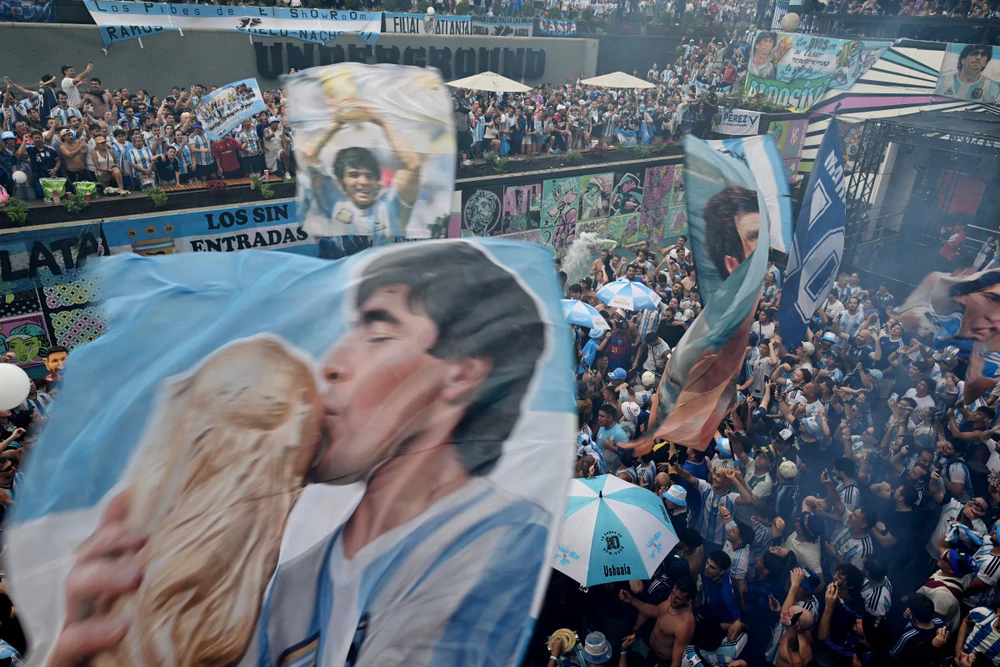 Trước giờ G: CĐV Argentina hỗn chiến ngay trên đường phố Atlanta, FBI xếp trận bán kết Anh vs Argentina vào diện rủi ro cao nhất - Ảnh 3.