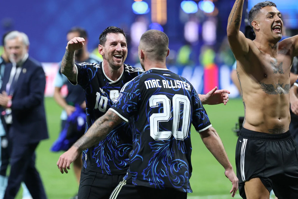 Báo chí thế giới khen Messi với 'đường chuyền của Chúa' khi Argentina thắng ĐT Anh để vào chung kết World Cup - Ảnh 2. Báo chí thế giới khen Messi với 'đường chuyền của Chúa' khi Argentina thắng ĐT Anh để vào chung kết World Cup - Ảnh 2.