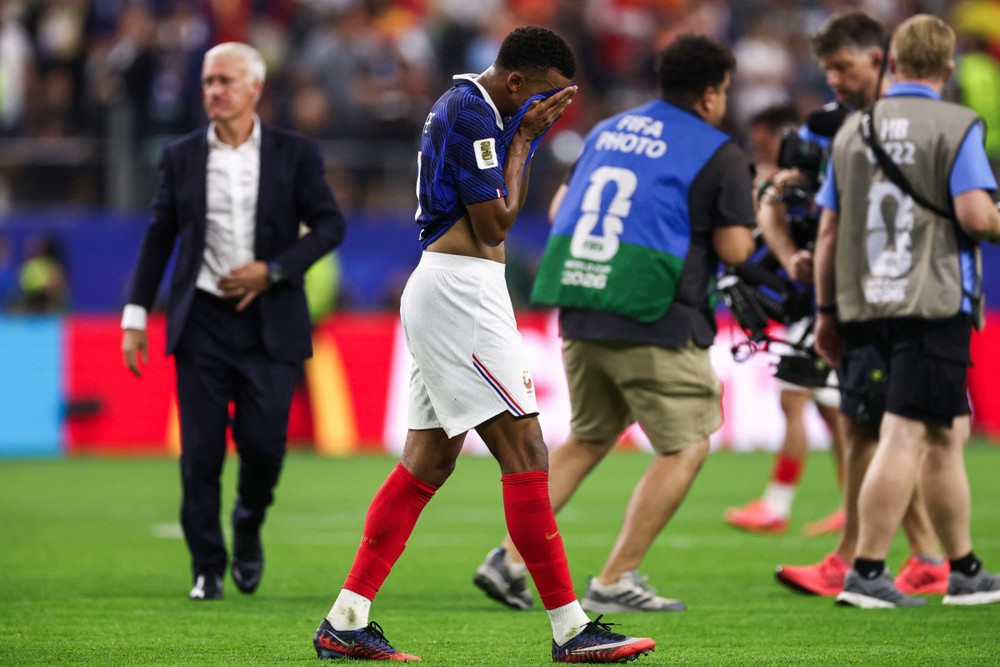 Mbappe lỡ hẹn với ngôi đền huyền thoại sau trận thua đau trước Tây Ban Nha - Ảnh 1. Mbappe lỡ hẹn với ngôi đền huyền thoại sau trận thua đau trước Tây Ban Nha - Ảnh 1.