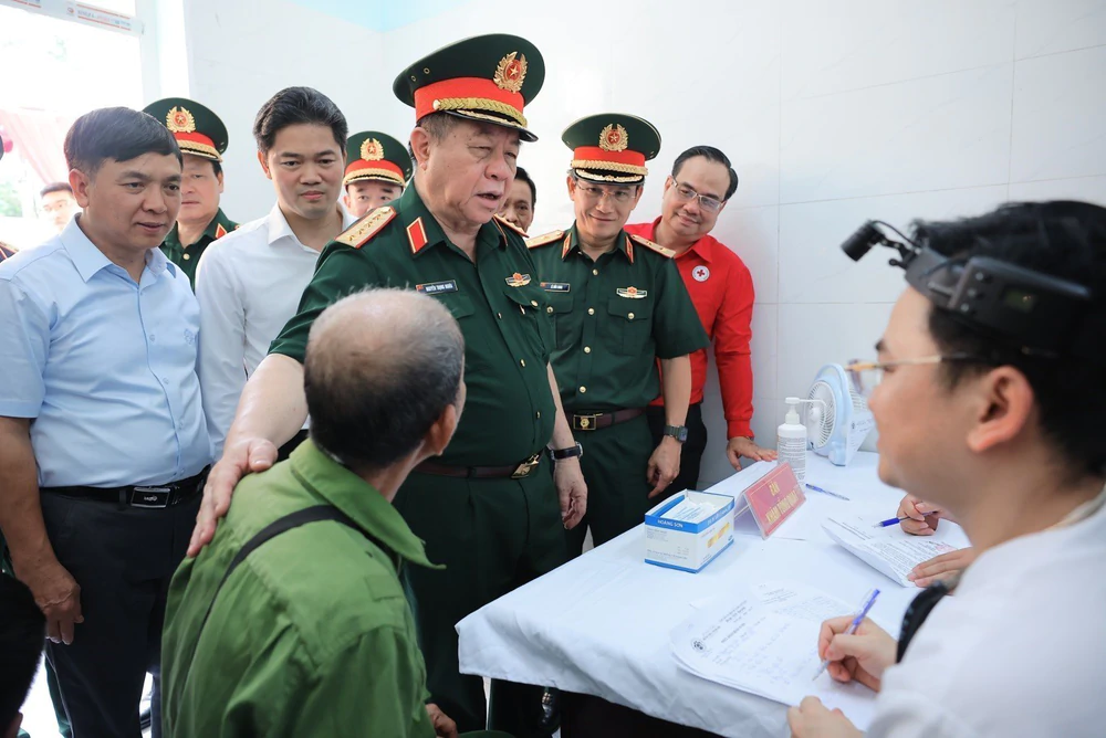 Đại tướng Nguyễn Trọng Nghĩa: Tìm kiếm liệt sĩ bằng “Mệnh lệnh từ trái tim” - Ảnh 4. Đại tướng Nguyễn Trọng Nghĩa: Tìm kiếm liệt sĩ bằng “Mệnh lệnh từ trái tim” - Ảnh 4.