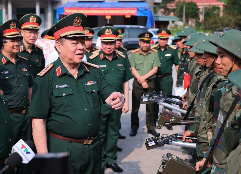 Đại tướng Nguyễn Trọng Nghĩa: Tìm kiếm liệt sĩ bằng “Mệnh lệnh từ trái tim” - Ảnh 5. Đại tướng Nguyễn Trọng Nghĩa: Tìm kiếm liệt sĩ bằng “Mệnh lệnh từ trái tim” - Ảnh 5.