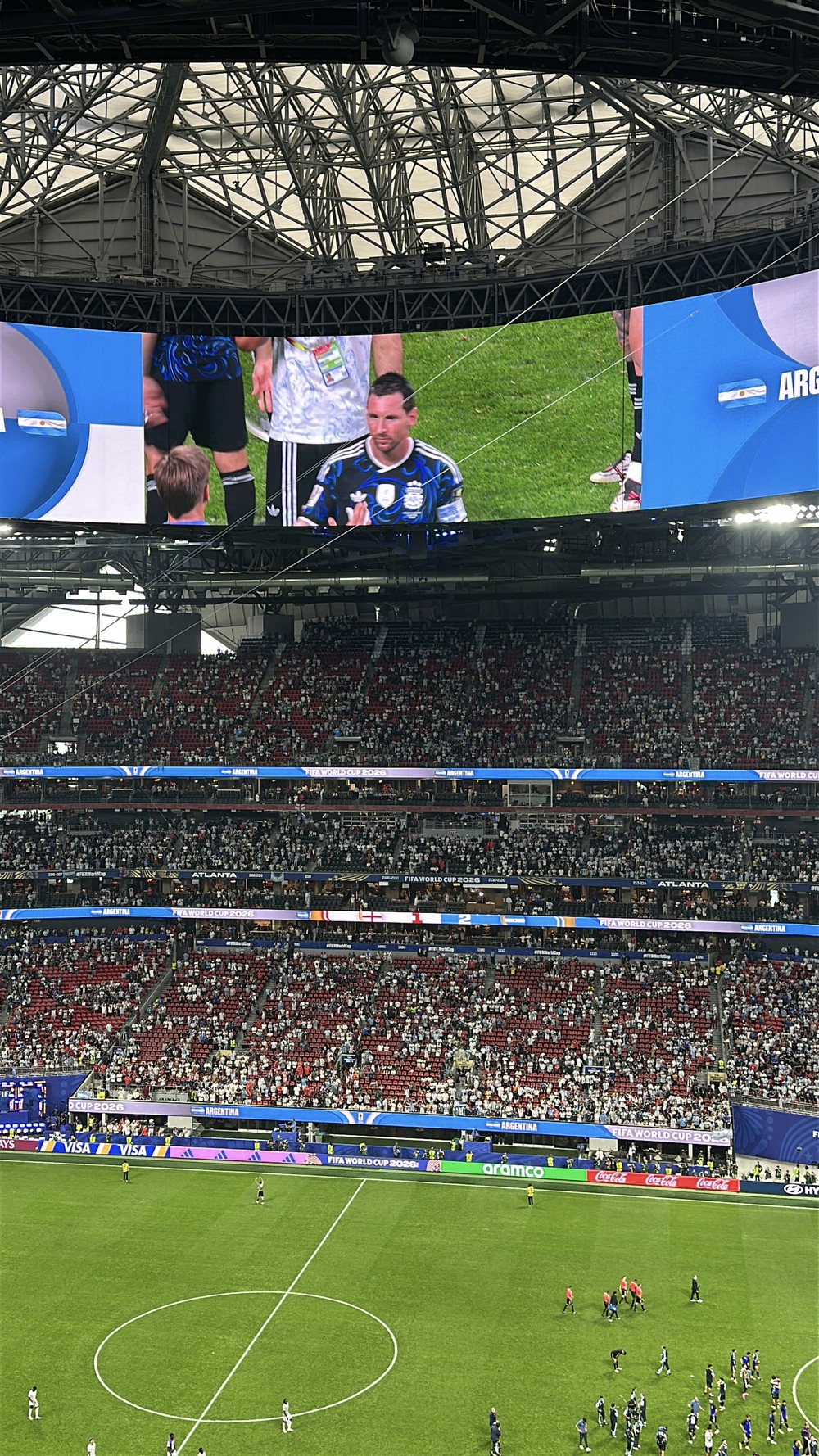 Kí sự World Cup: Và một phút dài hơn một thế kỷ - Ảnh 3. Kí sự World Cup: Và một phút dài hơn một thế kỷ - Ảnh 3.