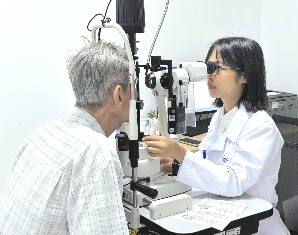 Bệnh viện Mắt VISI triển khai chương trình "Mắt sáng gìn giữ tinh hoa" - Ảnh 1. Bệnh viện Mắt VISI triển khai chương trình "Mắt sáng gìn giữ tinh hoa" - Ảnh 1.