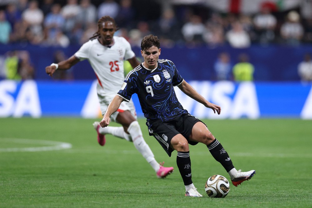 Tin chuyển nhượng hôm nay 16/7: MU tống cứ Rashford để mua sao World Cup, Arsenal đổi Gyokeres lấy Alvarez - Ảnh 2. Tin chuyển nhượng hôm nay 16/7: MU tống cứ Rashford để mua sao World Cup, Arsenal đổi Gyokeres lấy Alvarez - Ảnh 2.