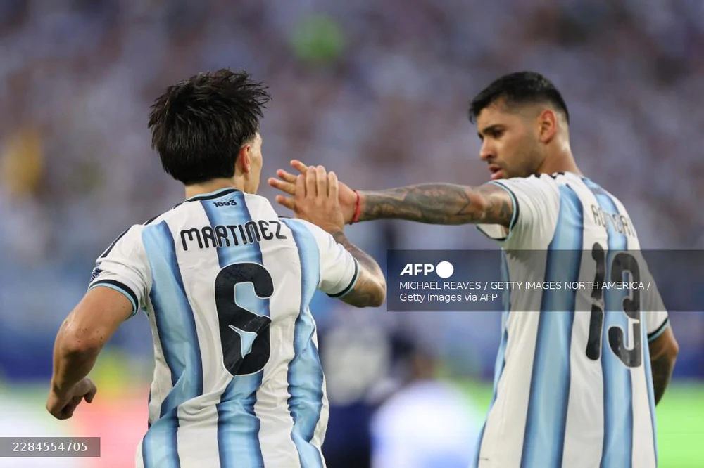Sao Argentina phản pháo gay gắt huyền thoại MU: Khi giải nghệ tôi sẽ không ngu ngốc như ông ấy - Ảnh 3. Sao Argentina phản pháo gay gắt huyền thoại MU: Khi giải nghệ tôi sẽ không ngu ngốc như ông ấy - Ảnh 3.